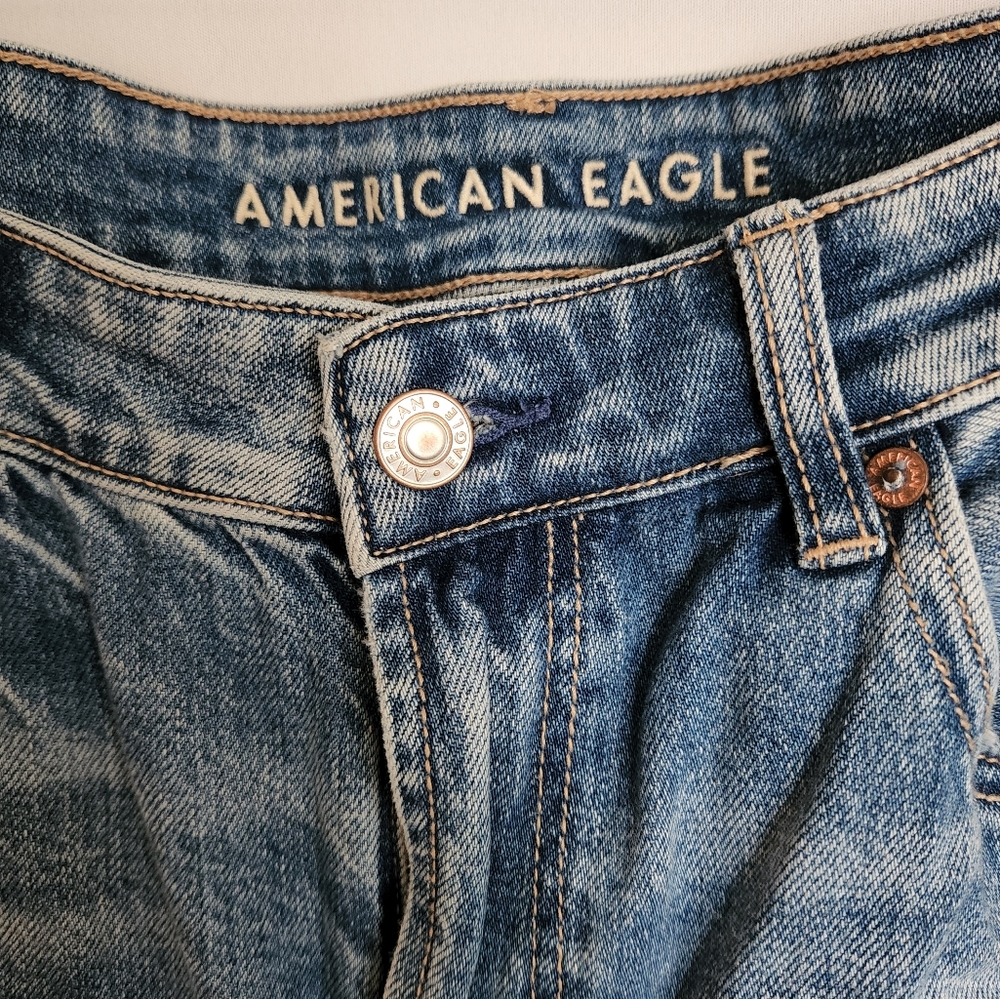 American Eagle Outfitters Light Blue High-Rise Ripped Jeans - Picture 4 of 16
